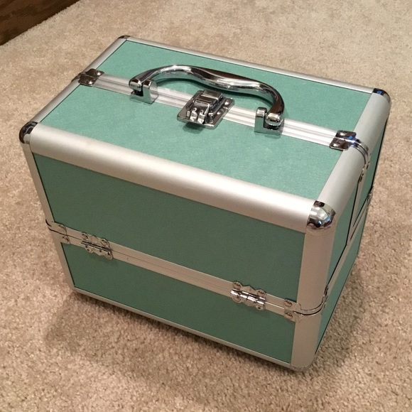 Ulta Beauty Handbags - Ulta Beauty Mint Green Makeup Case